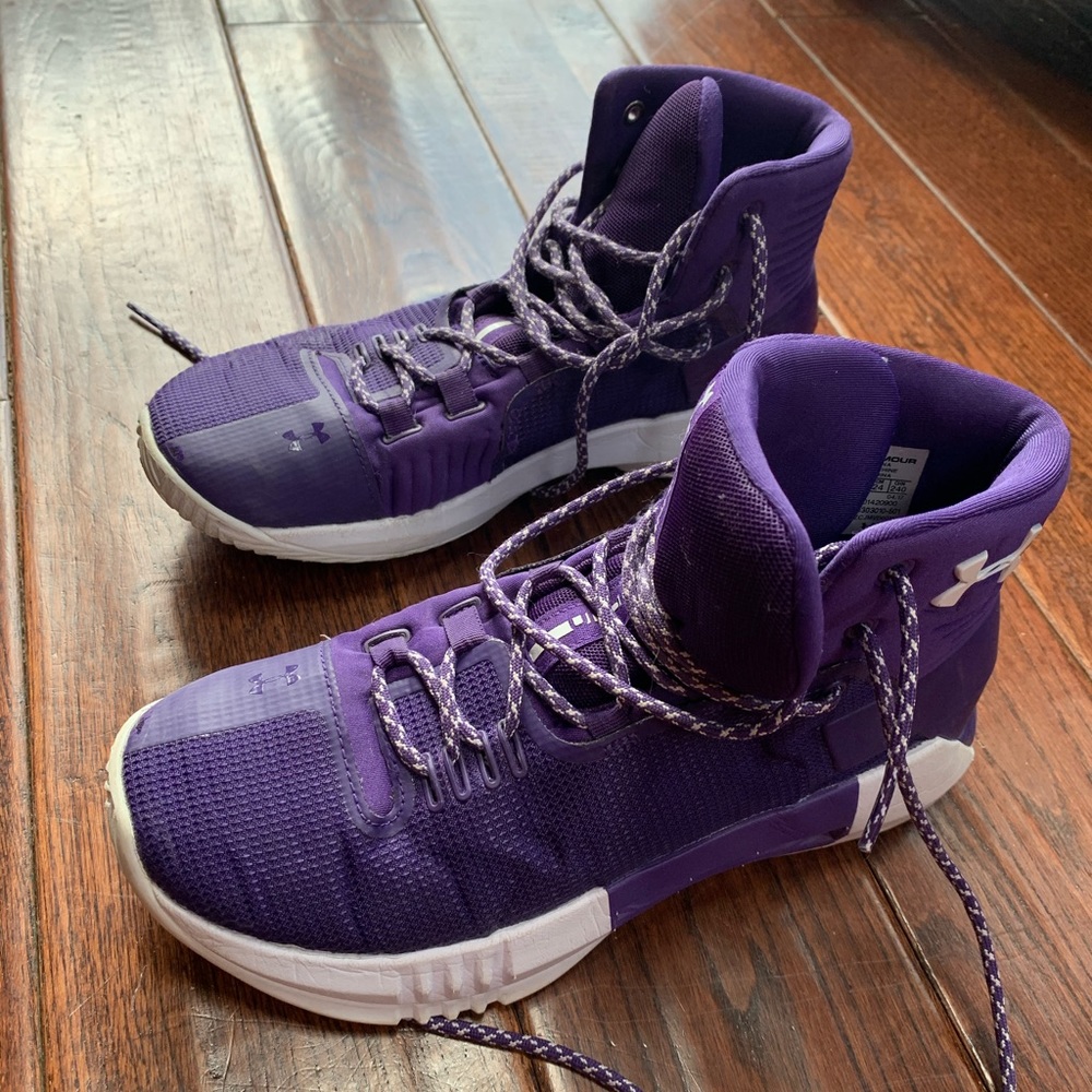 Girls/Woman’s UA Basketball Sneakers